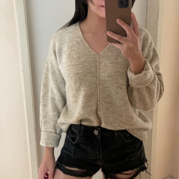 H&M Sweaters - Knit Sweater w/ V-neck